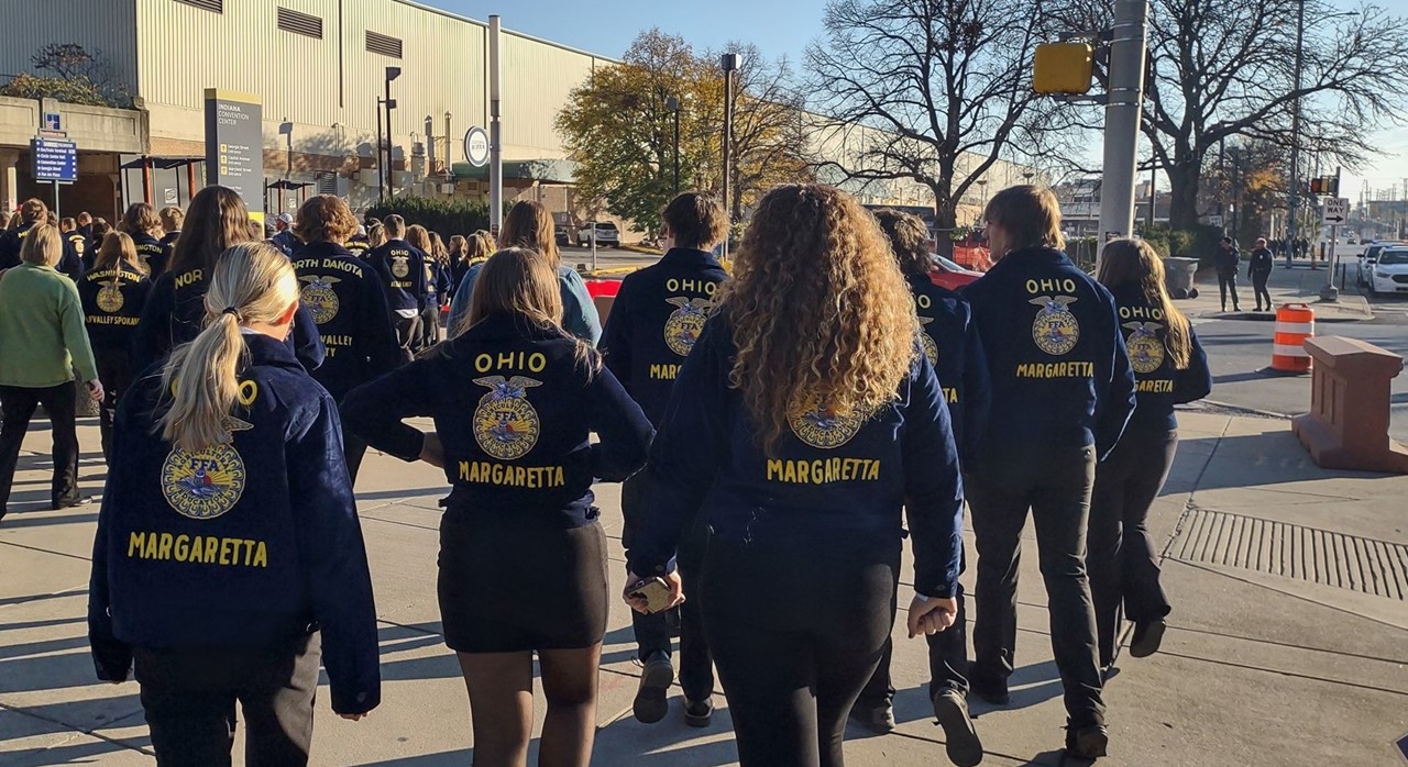 FFA Students Walking across the street at their convention